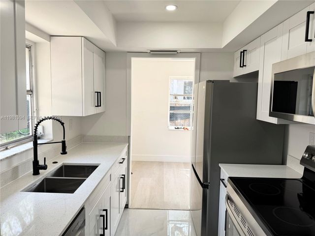 890 SW 28th St 2, Fort Lauderdale, FL 33315