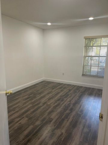 19823 NW 64th Place, Hialeah, FL 33015