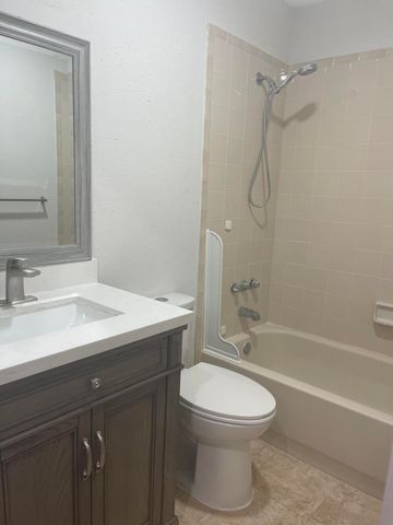 19823 NW 64th Place, Hialeah, FL 33015