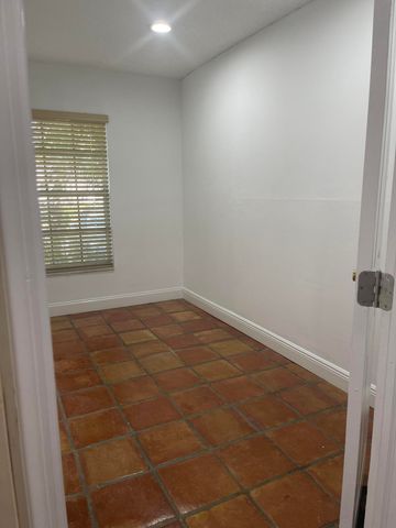 19823 NW 64th Place, Hialeah, FL 33015