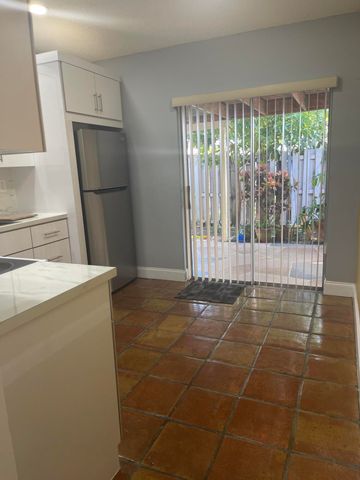 19823 NW 64th Place, Hialeah, FL 33015