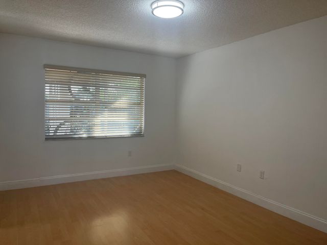 19823 NW 64th Place, Hialeah, FL 33015
