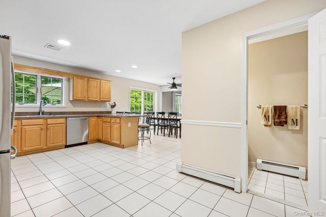 33 Sutherland Drive, Highland Mills, NY 10930