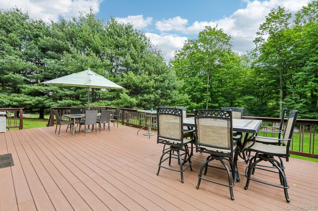 33 Sutherland Drive, Highland Mills, NY 10930