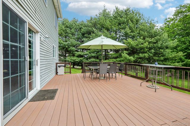 33 Sutherland Drive, Highland Mills, NY 10930