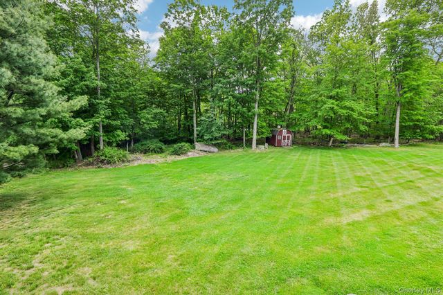 33 Sutherland Drive, Highland Mills, NY 10930