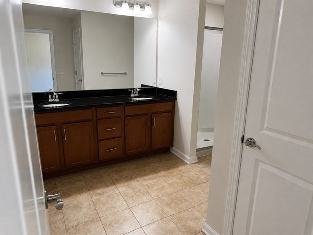 14 Holly Trl 14, Hopkinton, MA 01748