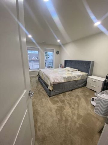14 Holly Trl 14, Hopkinton, MA 01748