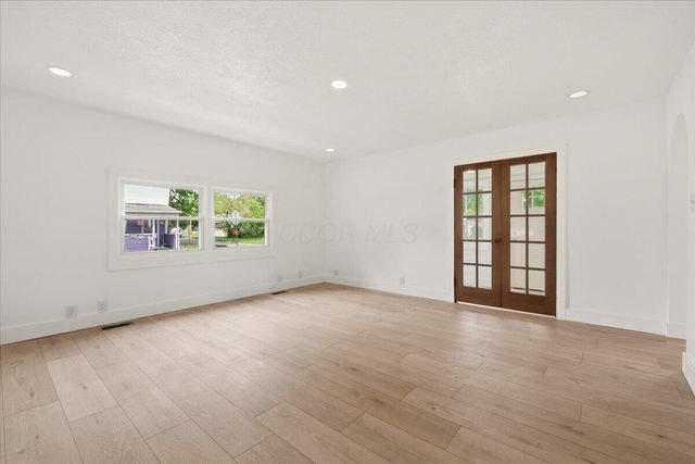 706 E Burgess Street, Mount Vernon, OH 43050