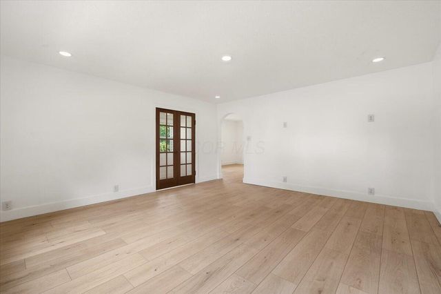 706 E Burgess Street, Mount Vernon, OH 43050