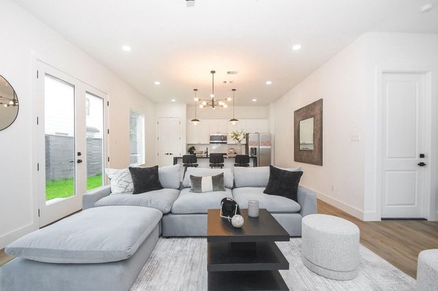 6545 Sealey Street, Houston, TX 77091