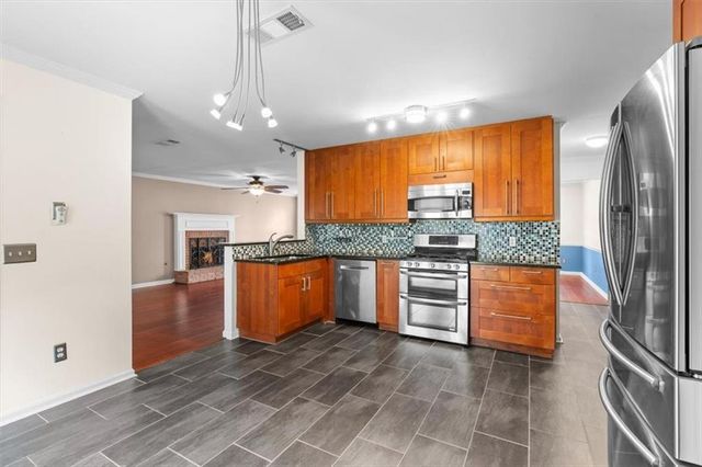 877 Bramlett Way, Powder Springs, GA 30127