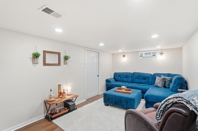 1041 Loring Road, Columbus, OH 43224