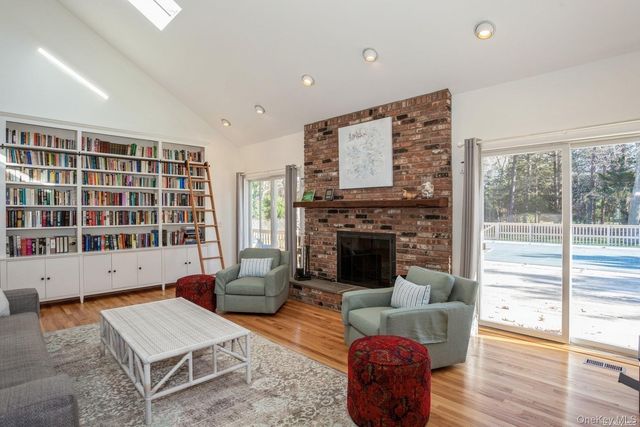 70 Jagger Lane, Westhampton, NY 11977