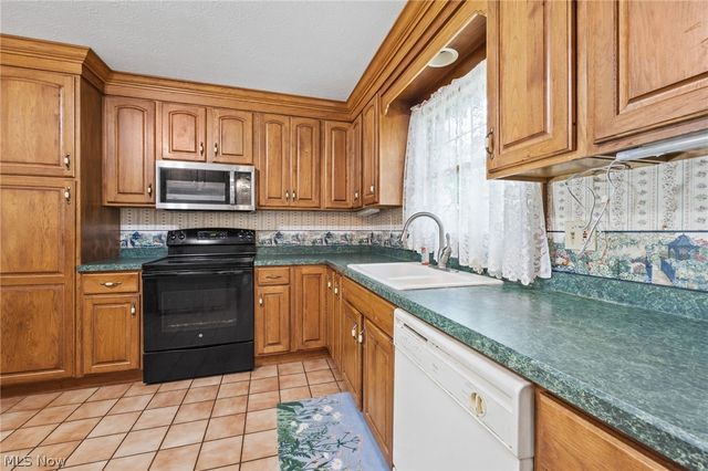 5520 Apple Ridge Circle, Clinton, OH 44216