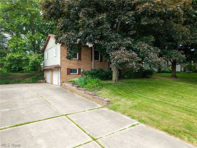 5520 Apple Ridge Circle, Clinton, OH 44216