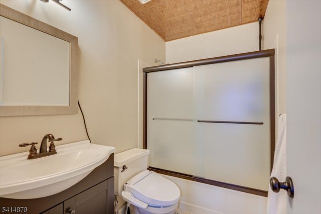 70 Avebury Pl, Franklin Twp., NJ 08873