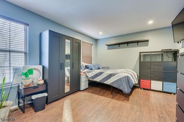 70 Avebury Pl, Franklin Twp., NJ 08873