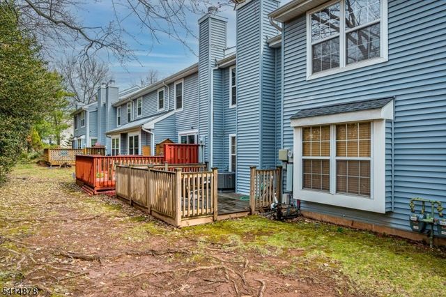 70 Avebury Pl, Franklin Twp., NJ 08873