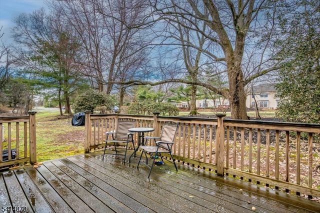 70 Avebury Pl, Franklin Twp., NJ 08873