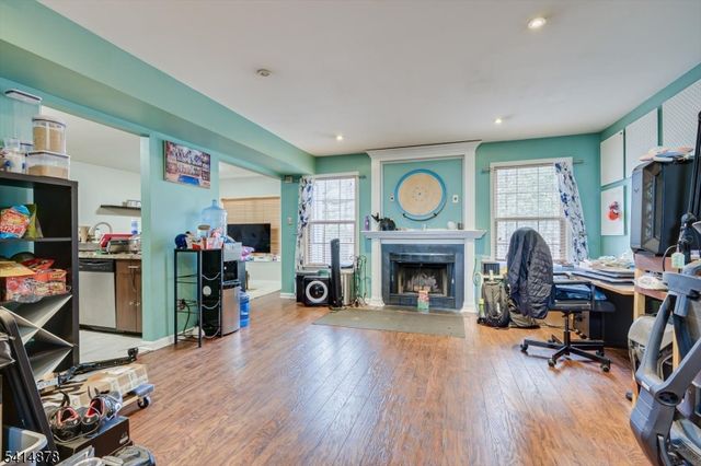 70 Avebury Pl, Franklin Twp., NJ 08873