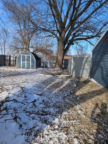 2202 Chestnut Avenue, Sterling, IL 61081