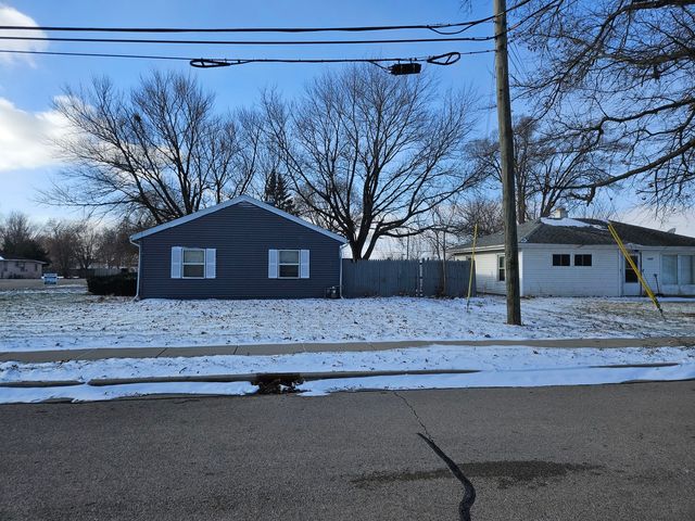 2202 Chestnut Avenue, Sterling, IL 61081