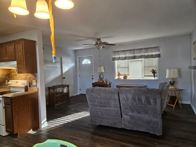 2202 Chestnut Avenue, Sterling, IL 61081