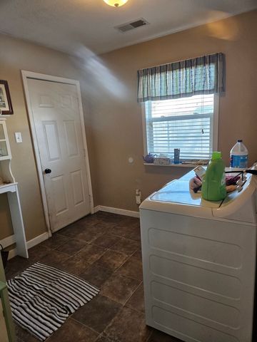 2202 Chestnut Avenue, Sterling, IL 61081