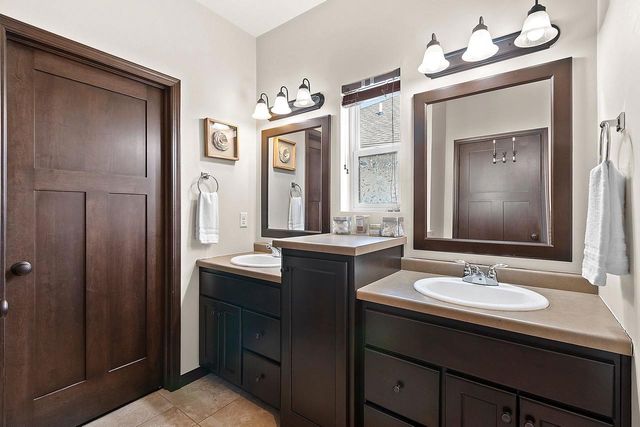 517 PEBBLESTONE CIRCLE, Hobart, WI 54155