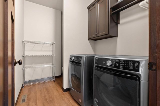 517 PEBBLESTONE CIRCLE, Hobart, WI 54155