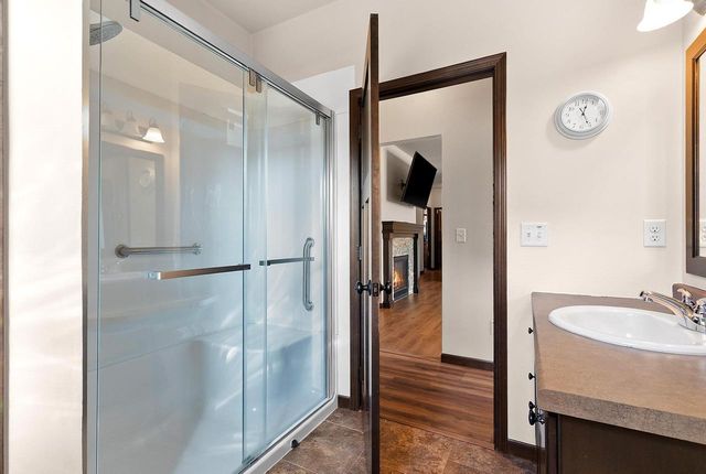 517 PEBBLESTONE CIRCLE, Hobart, WI 54155