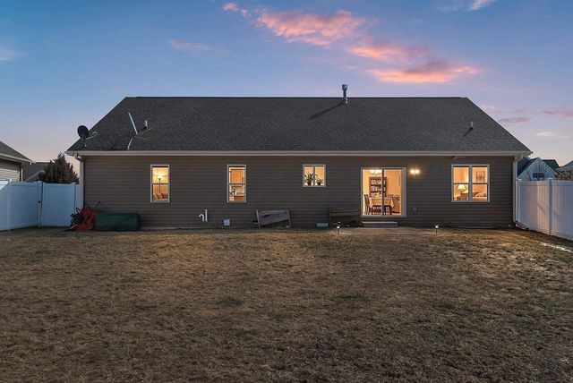517 PEBBLESTONE CIRCLE, Hobart, WI 54155