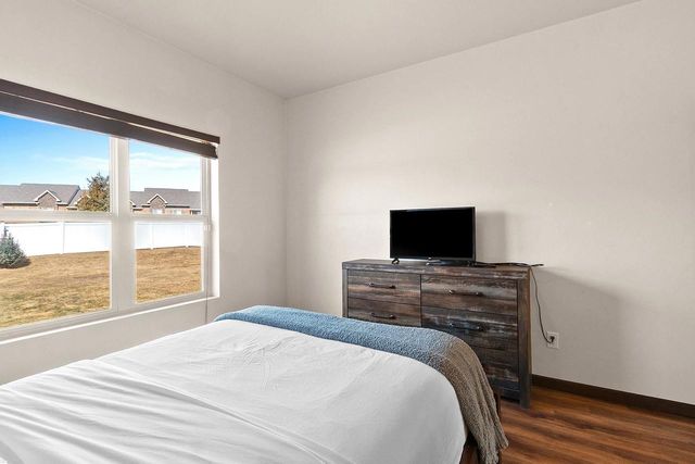 517 PEBBLESTONE CIRCLE, Hobart, WI 54155