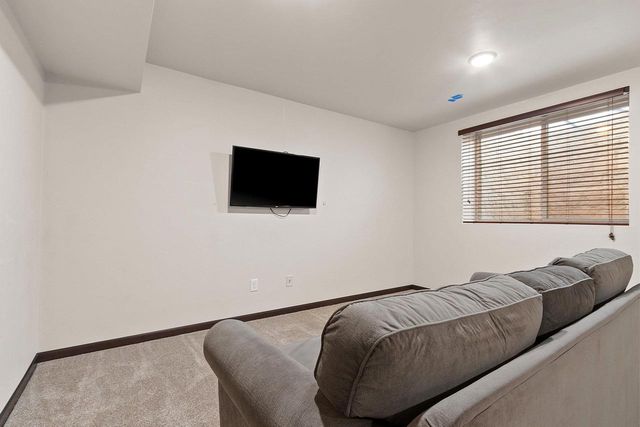 517 PEBBLESTONE CIRCLE, Hobart, WI 54155