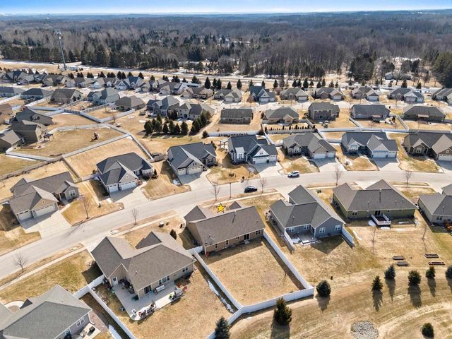 517 PEBBLESTONE CIRCLE, Hobart, WI 54155