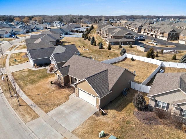 517 PEBBLESTONE CIRCLE, Hobart, WI 54155