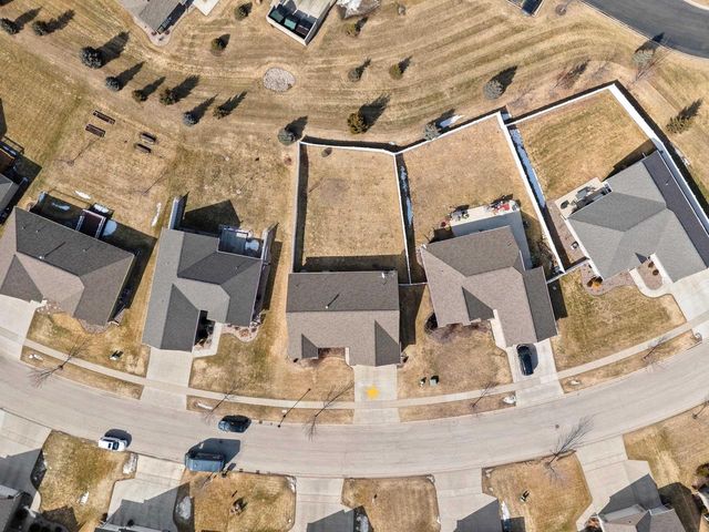 517 PEBBLESTONE CIRCLE, Hobart, WI 54155