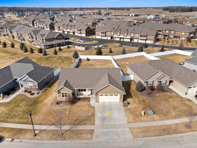 517 PEBBLESTONE CIRCLE, Hobart, WI 54155