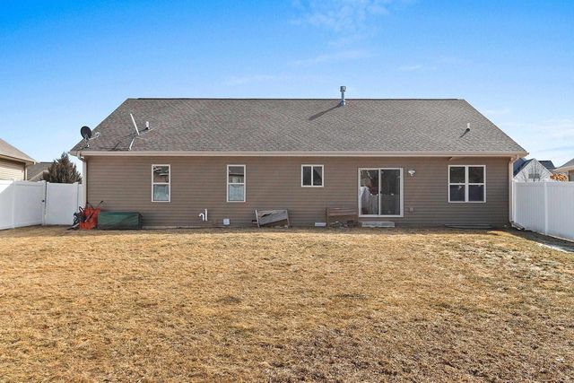517 PEBBLESTONE CIRCLE, Hobart, WI 54155