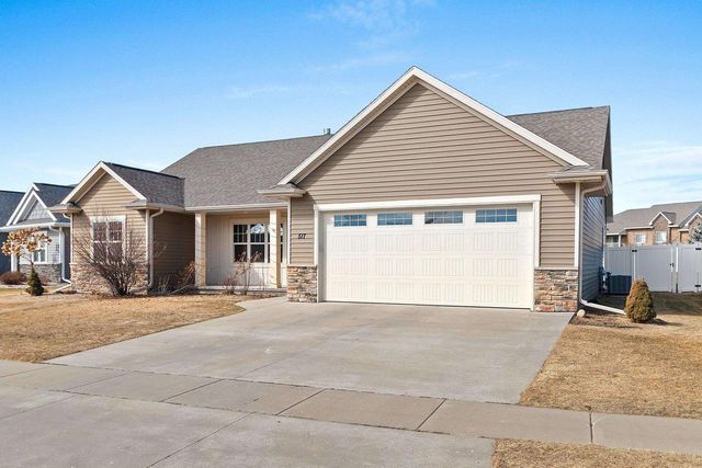 517 PEBBLESTONE CIRCLE, Hobart, WI 54155