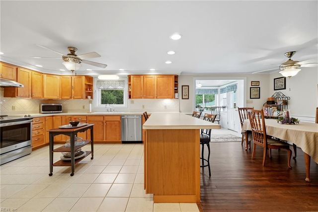 5809 Beechwalk DR, Virginia Beach, VA 23464