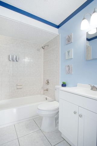 2902 Essex Drive, Fort Pierce, FL 34946