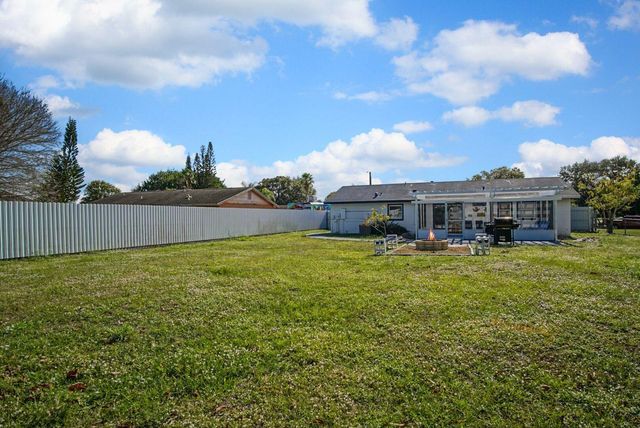 2902 Essex Drive, Fort Pierce, FL 34946