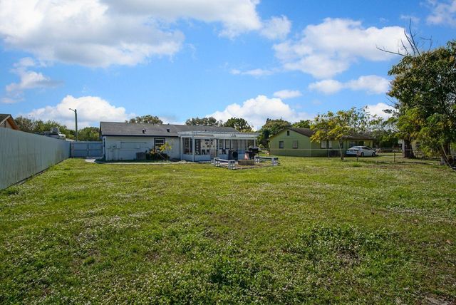 2902 Essex Drive, Fort Pierce, FL 34946