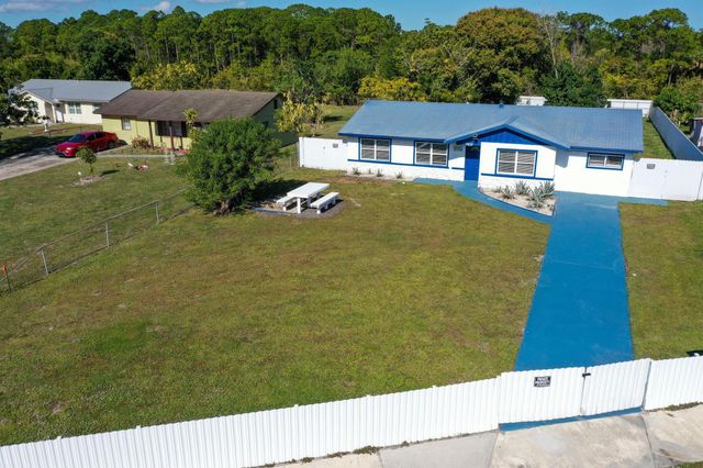 2902 Essex Drive, Fort Pierce, FL 34946