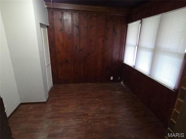 6725 Maryellen Street, Northwoods, MO 63121