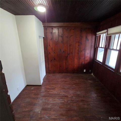 6725 Maryellen Street, Northwoods, MO 63121