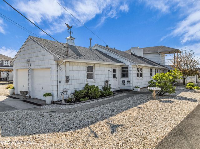 22 Dickman Drive, Lavallette, NJ 08735