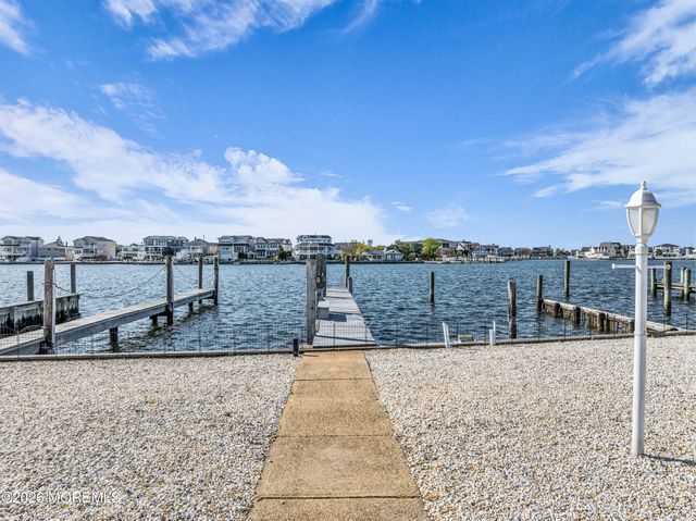 22 Dickman Drive, Lavallette, NJ 08735